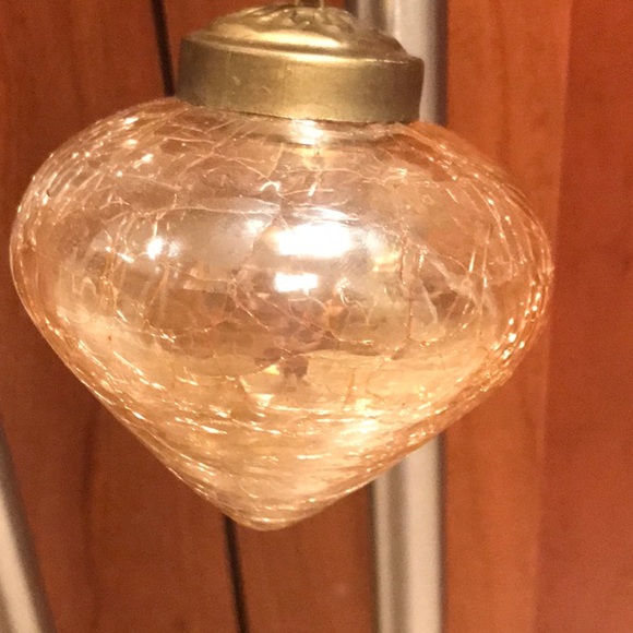 Set of 3 glass ornaments. - Picture 3 of 4